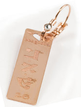 Carica l'immagine nel visualizzatore di Gallery, 28) SHE’EHAYAH - 8 a 14 Agosto - Orecchino in bronzo satinato, orecchino bronzo satinato
