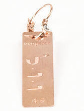 Carica l'immagine nel visualizzatore di Gallery, 43) WEWULIYAH - 23 a 28 Ottobre - Orecchino in bronzo satinato, orecchino bronzo satinato