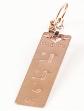 Carica l'immagine nel visualizzatore di Gallery, 62) YAHEHE’EL - 25 a 30 Gennaio - Orecchino in bronzo satinato, orecchino bronzo satinato