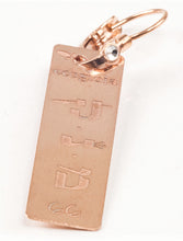 Carica l'immagine nel visualizzatore di Gallery, 66) MANAQE’EL - 14 a 19 Febbraio - Orecchino in bronzo satinato, orecchino bronzo satinato