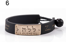 Carica l'immagine nel visualizzatore di Gallery, 06) LELEHE’EL - 15 a 20 Aprile, bracciale caucciù piastrina bronzo