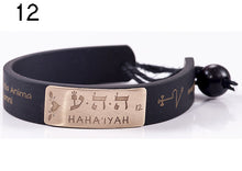 Carica l'immagine nel visualizzatore di Gallery, 12) HAHA‘IYAH - 16 a 21 Maggio, bracciale caucciù piastrina bronzo