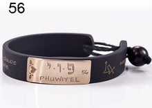 Carica l'immagine nel visualizzatore di Gallery, 56) PHUWIY’EL - 27 a 31 Dicembre, bracciale caucciù piastrina bronzo