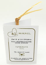 Carica l'immagine nel visualizzatore di Gallery, 42) MIYKA’EL - 19 a 23 Ottobre - Packaging etichetta